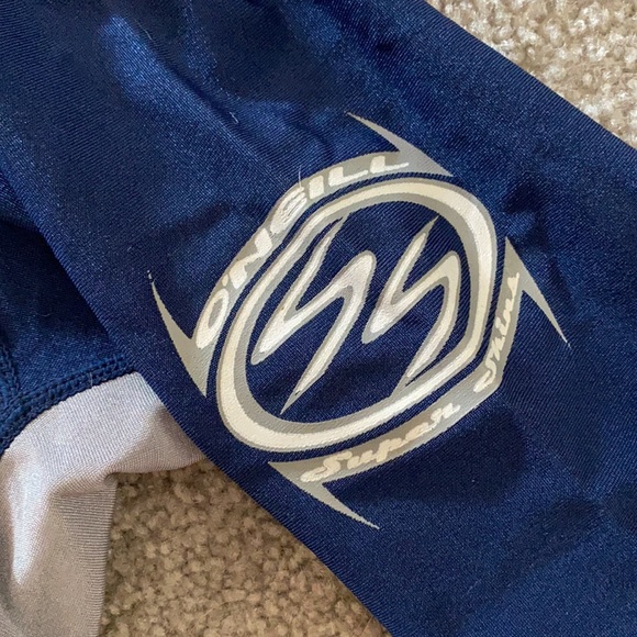 O’Neil Surf or Swim Shirt - Picture 4 of 5